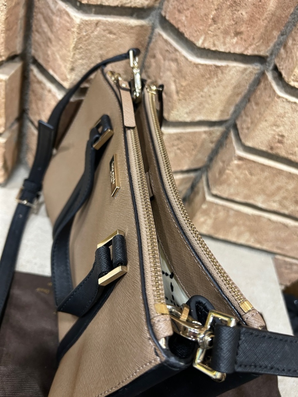 Kate Spade  New York Saffiano Leather Top Handle Bag Tan & Black. - Picture 3 of 5
